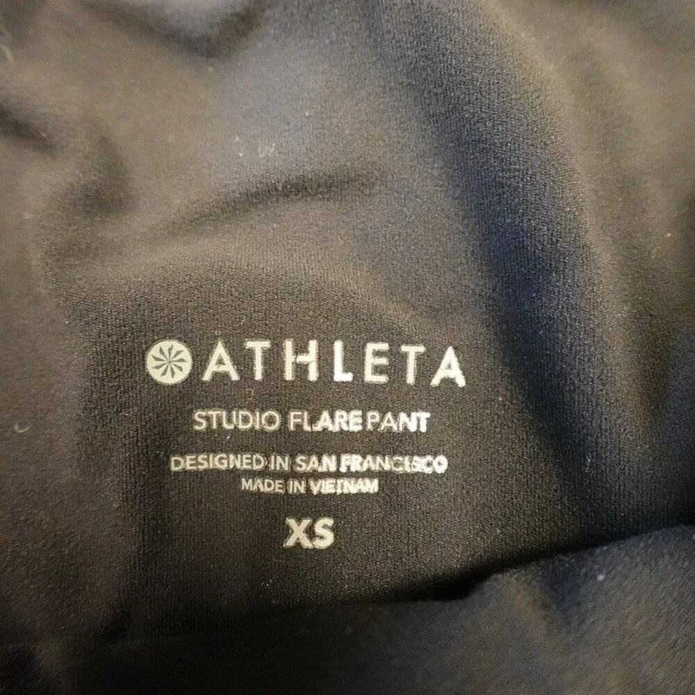 Athleta Studio Flare Pant Women’s XS‎ Black Yoga Athletic 33” Inseam